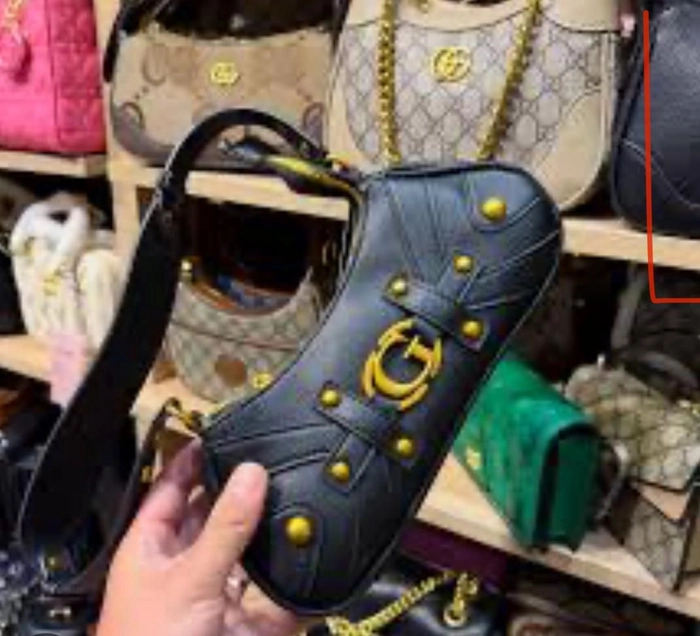 Guess Sling