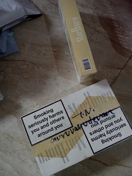 International Cigarette - Marlboro Light IMPORTED