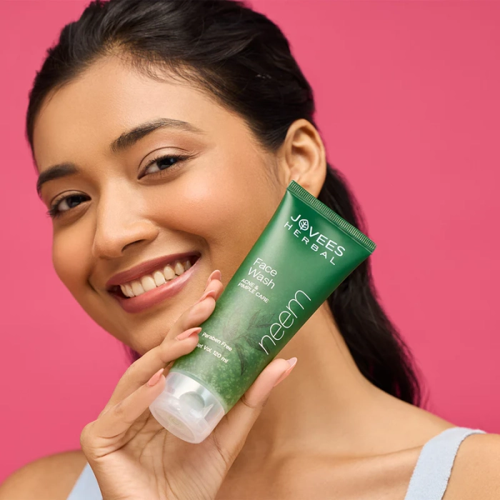 Jovees Neem Face Wash With Tea Tree Extracts