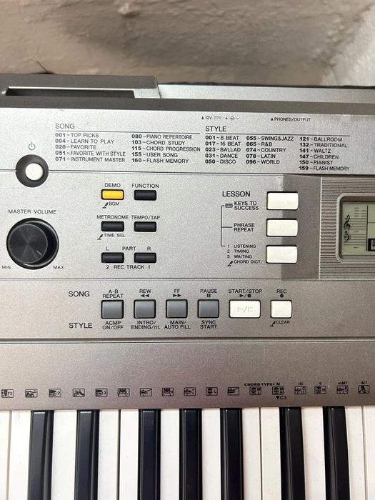 Yamaha E353