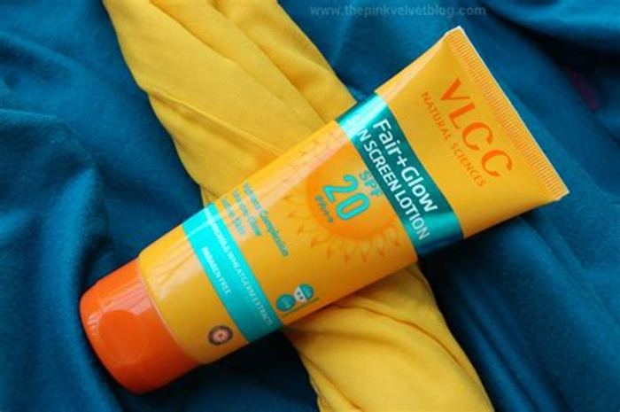 VLCC Fair + Glow Sunscreen SPF 20