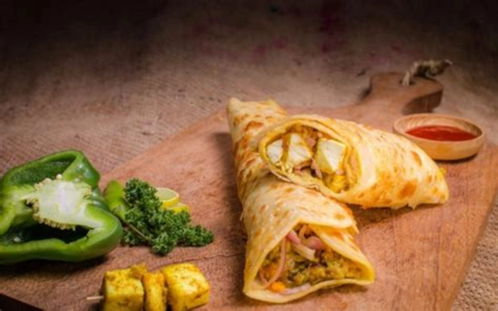 Double egg - paneer roll