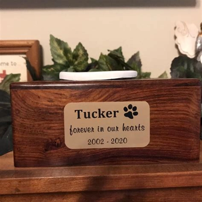 ENGRAVED NAME PLATE