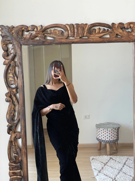 Buy PD CLOTH VILLA Women Black Embroidered Velvet Saree Online at Best  Prices in India - JioMart.