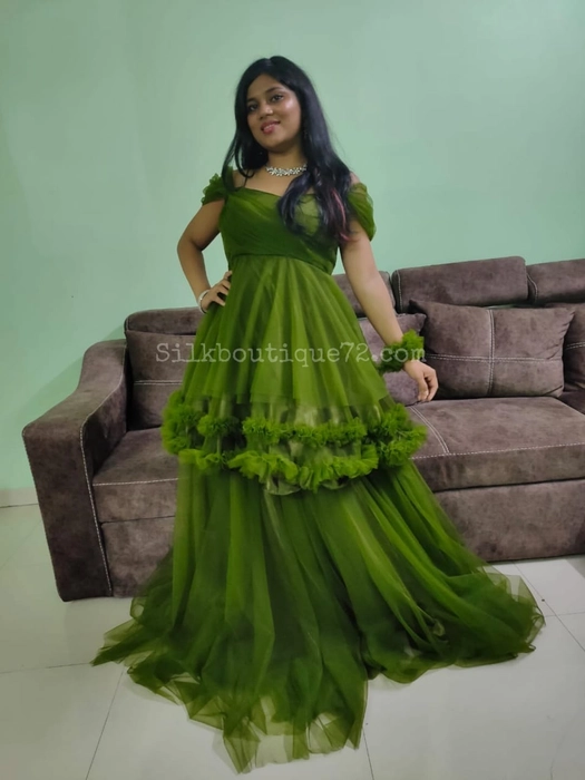 Zara Umrigar Emerald Strapped Gown | DateTheRamp