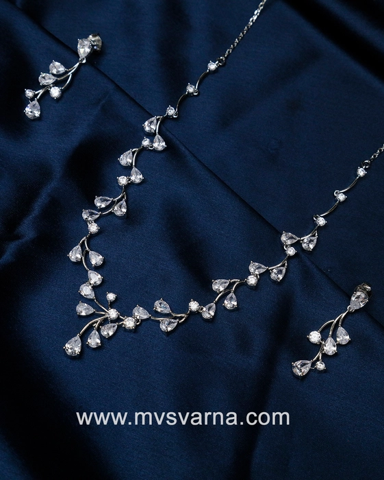 Glory Silver Necklace - MVS VARNA