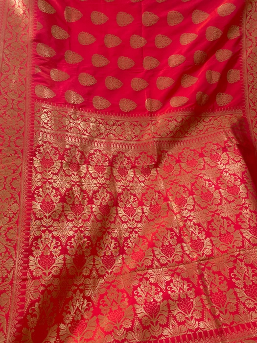 Bright Pink red dhoop chav Banarasi silk saree with Golden work - Eknaata