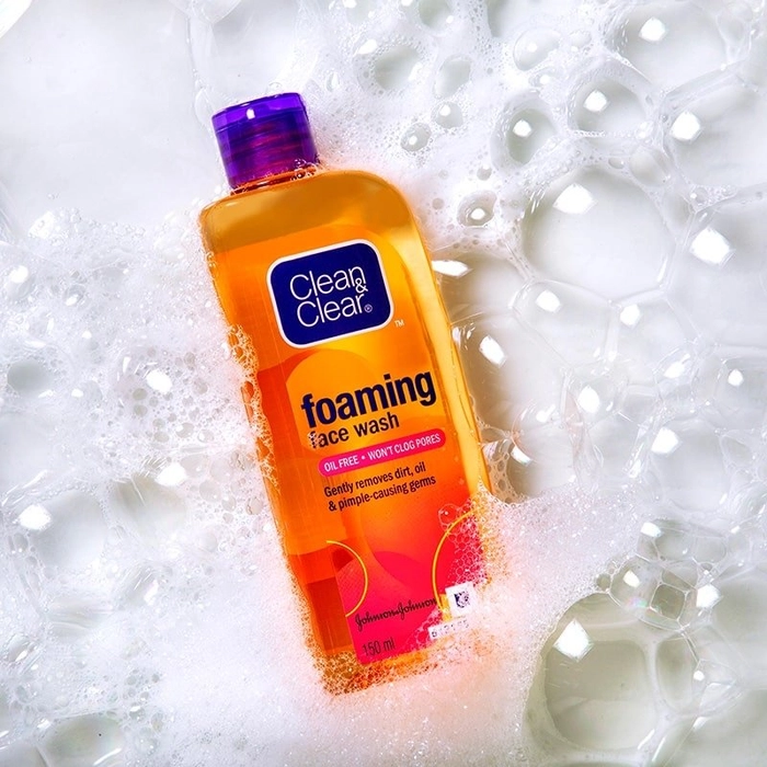 Clean & Clear Foaming Face Wash