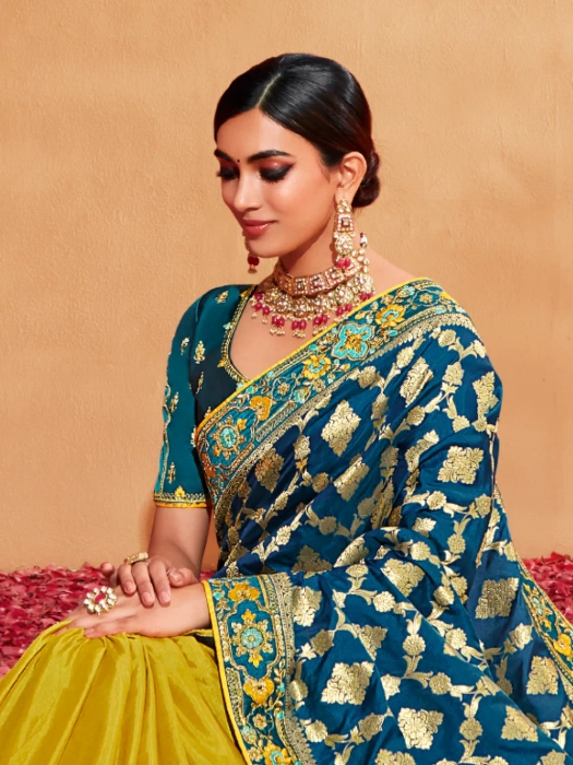 Woven Kanjivaram Art Silk, Pure Silk Saree Price in India - Buy Woven  Kanjivaram Art Silk, Pure Silk Saree online at Shopsy.in