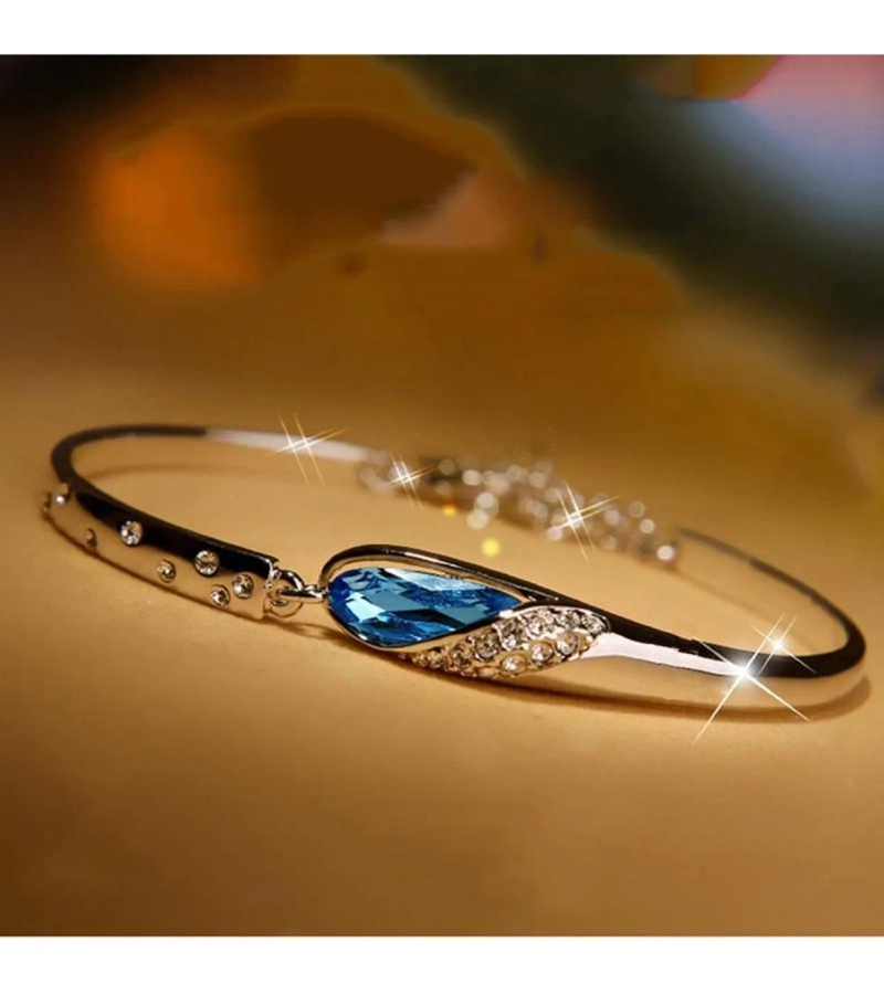 Swiss Blue Topaz Discovery Bracelet - Healing Jewelry Store | Swiss blue  topaz, Blue topaz, Topaz