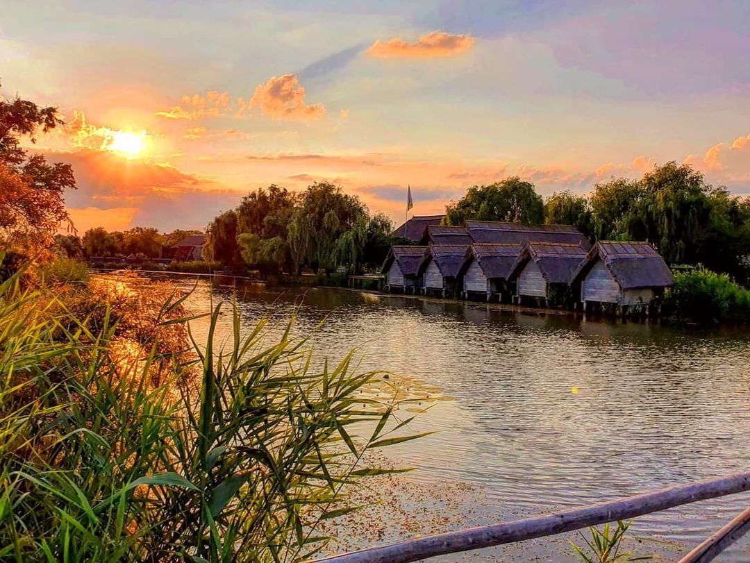 accommodation in the Daube Delta